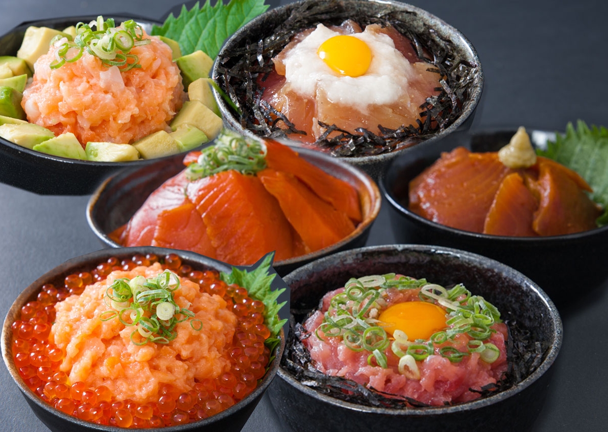 まぐろ丼Aセット ( マグロ漬け2p・ネギトロ2P+サーモンネギトロ2p+トロサーモン2p ) 計8食 送料無料 マグロ丼[250-3]